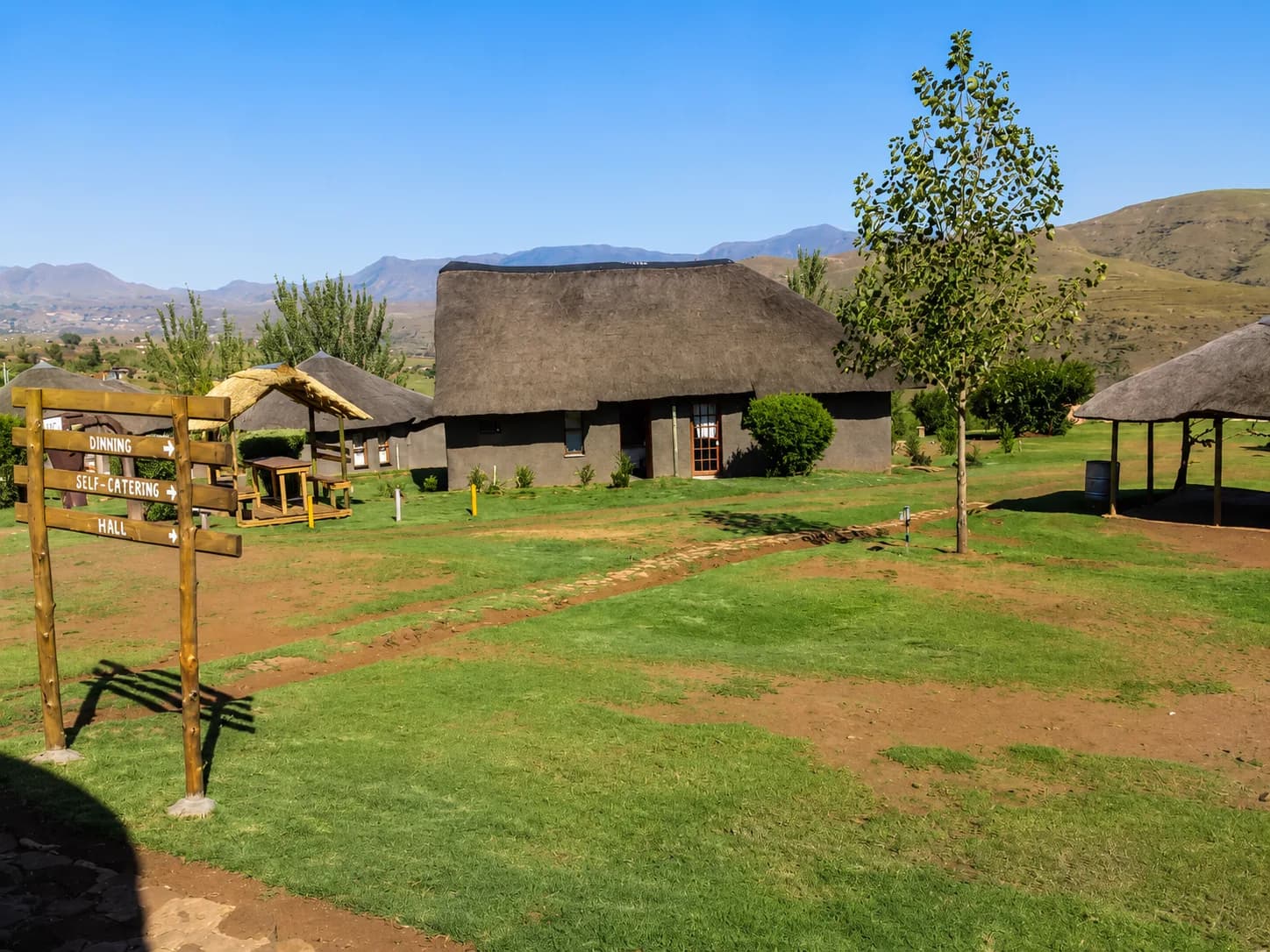 Ribaneng Lodge & cultural village