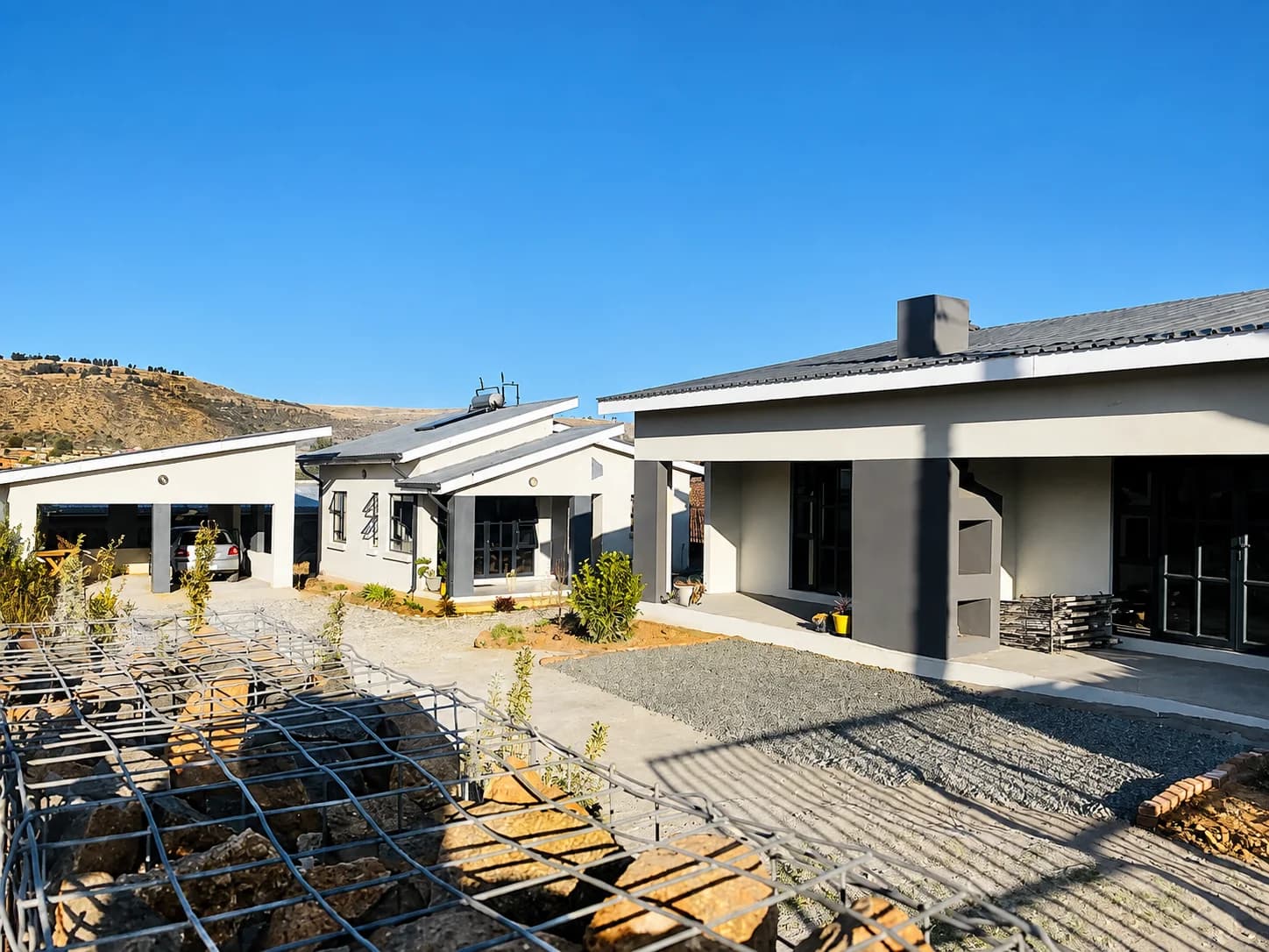 Pule's Home & Studio Apartments