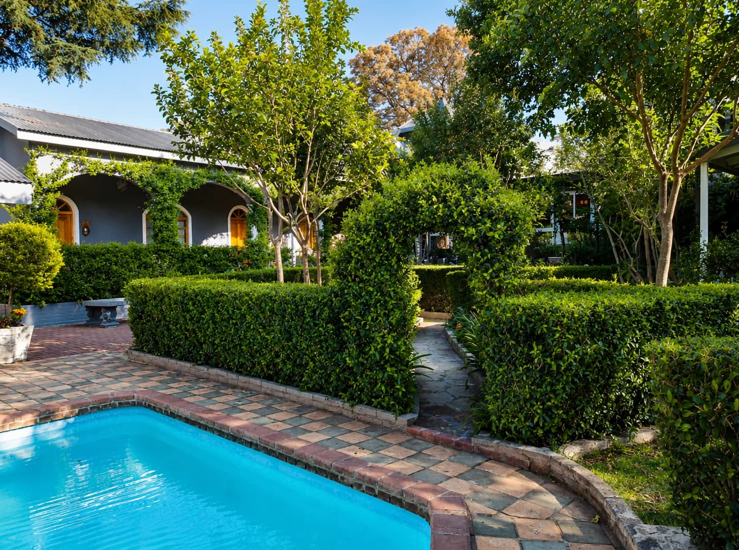 Hobbit Boutique Hotel