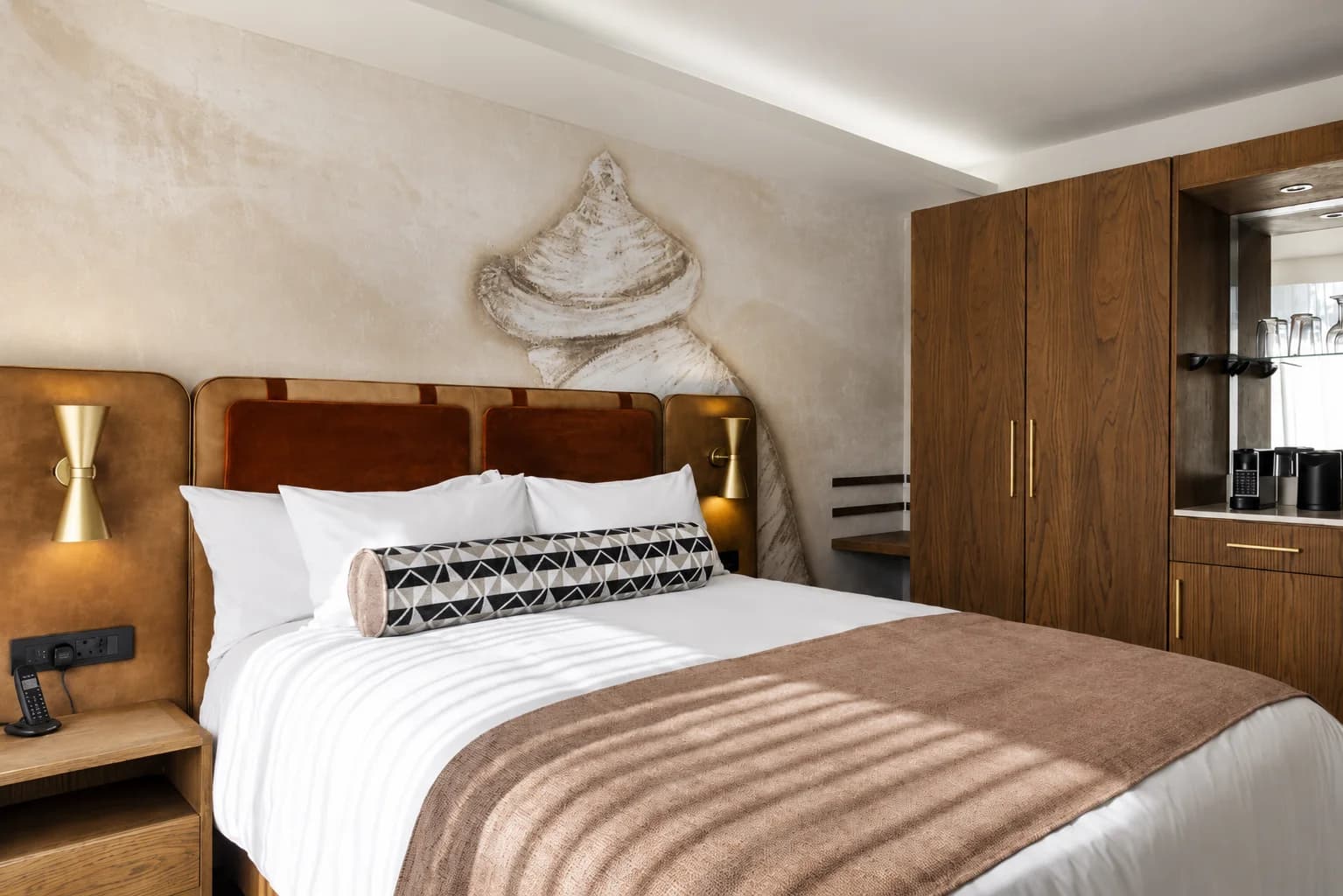 Standard Queen Room
